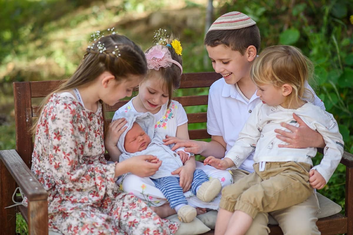 קרוב ללב